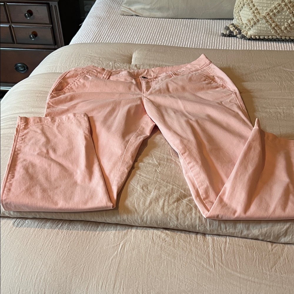 Old Navy Women's Light Pink Boyfriend Chinos